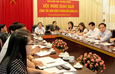 ການປະຊຸມກ່ຽວກັບວຽກງານຂົນຂວາຍປະຊາຊົນໃນ 6 ເດືອນຕົ້ນປີ 2012